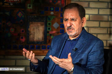 اسحاق جهانگیری: مردم انتظار دارند که حاکمیت سایه جنگ را از کشور دور کند / راهی جز مذاکره وجود ندارد