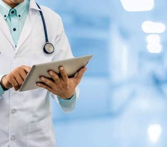 آخرین وضعیت پزشکان بازداشت شده از زبان رئیس کل نظام پزشکی | بیماران زیادی را در اعتراضات اخیر درمان کرده‌ام اما...