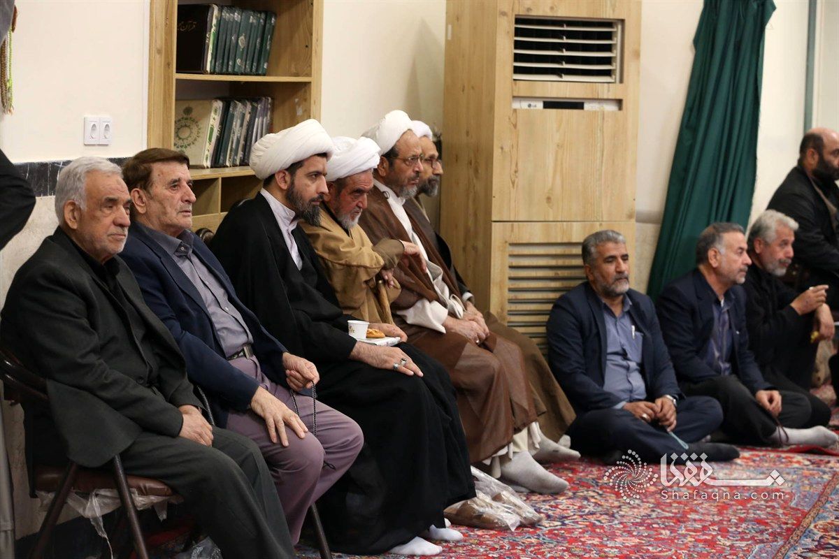 حضور آیت‌الله مکارم شیرازی در مراسم عزاداری شهادت فاطمه زهرا (س) + عکس 8