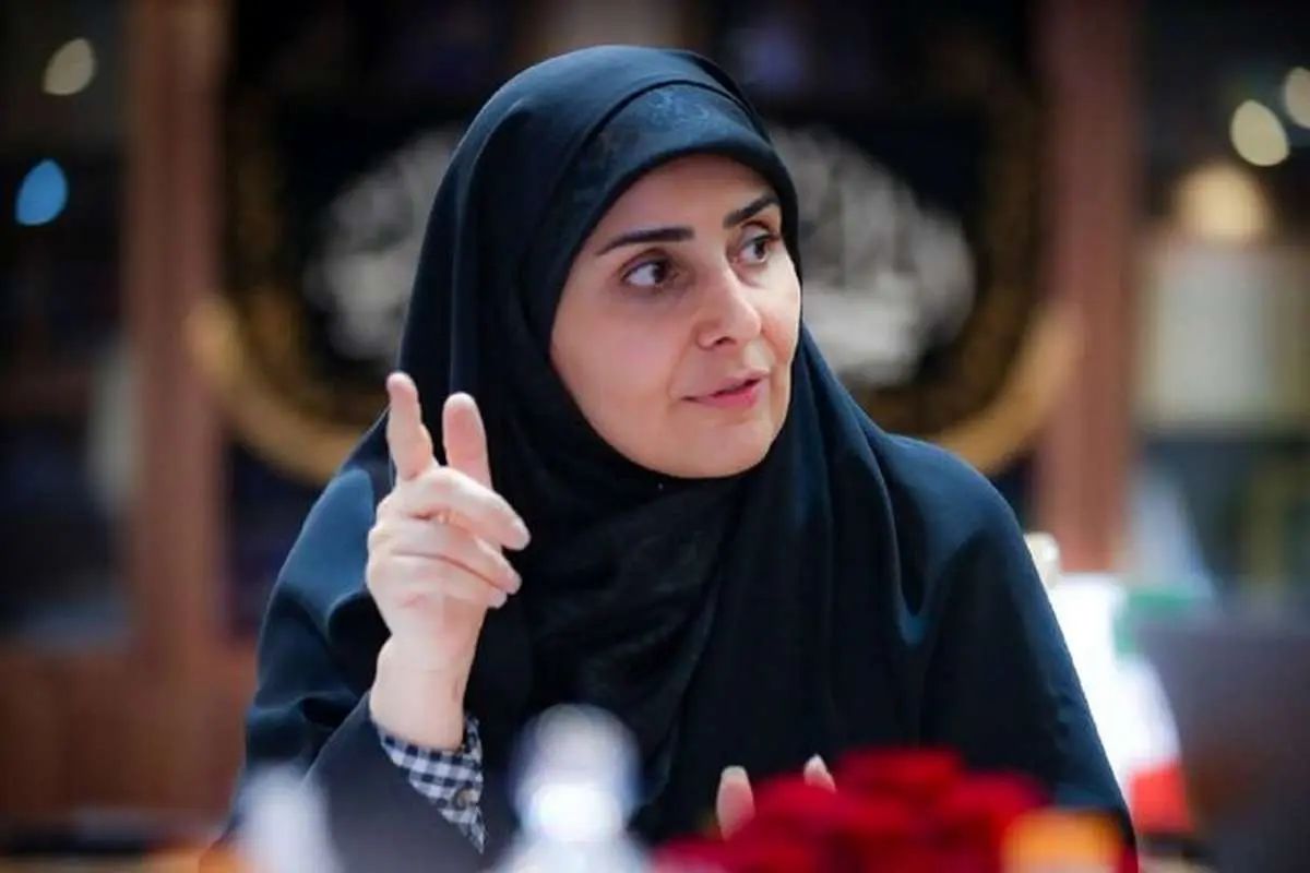 پاسخ تند فرزانه صادق به منتقدان/ تابوشکنی پزشکیان راه را برای زنان باز کرد+ فیلم