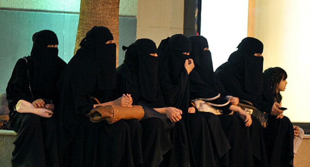 پیشرفت تکنولوژیک سعودی‌ها؛ با قانون جدید، زنان با یک پیامک از طلاق آگاه می‌شوند