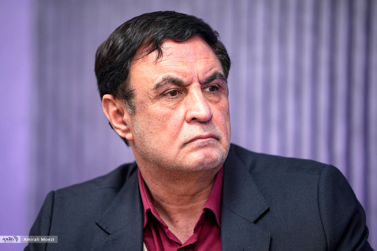 ناصر ایمانی: تخریب در جریان اعتراضات می‌تواند ناشی از خشم باشد اما بریدن سر یک انسان در فرهنگ ایرانی جایی ندارد/صداوسیما شکاف ها را رشد داده است