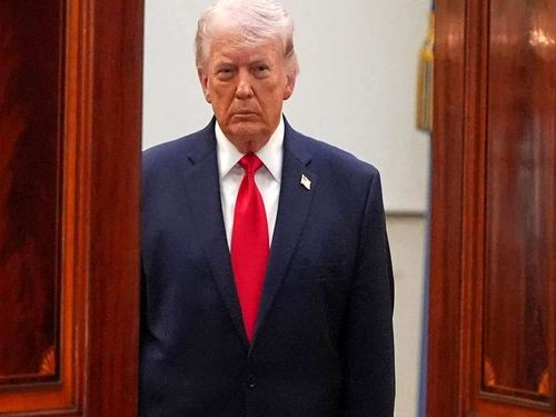 توصیه فرمانده ارتش پاکستان به ترامپ درباره محاصره تنگه هرمز/ العربیه: ترامپ قول داد که رفع محاصره را بررسی کند