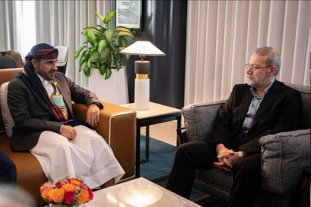 دیدار لاریجانی با سخنگوی انصارالله یمن + عکس