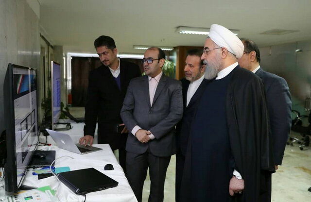 روحانی با حضور در وزارت تعاون از سامانه مرتبط با شفافیت و مبارزه با فساد رونمایی کرد