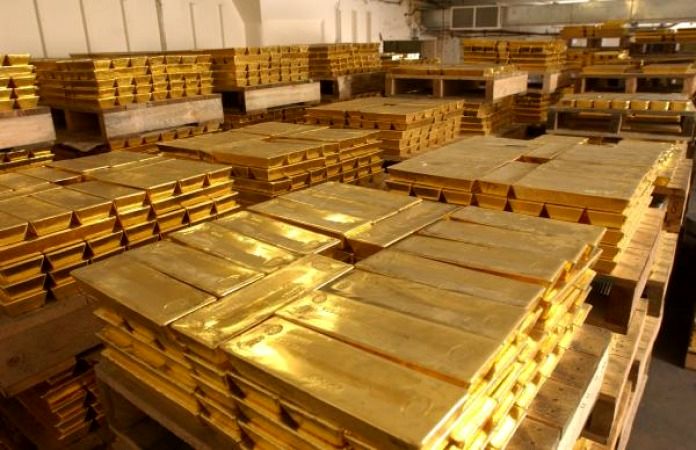 سقوط طلا ادامه دارد/طلا در پایین ترین قیمت چند روز اخیر قرار گرفت