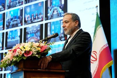 عراقچی: سفرای کشورهای مختلف به من گفتند تفاهم‌ به نفع ایران بوده | این موشک‌های ما بودند که محور قدرت ما شدند | مخالف سیاست صندلی خالی هستیم