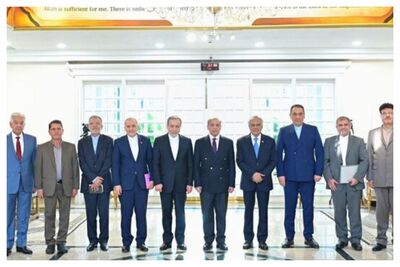 دیدار عراقچی با نخست وزیر پاکستان