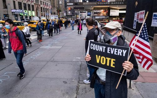 اقدام نیویورکی‌ها برای نجات از دست دونالد ترامپ + عکس