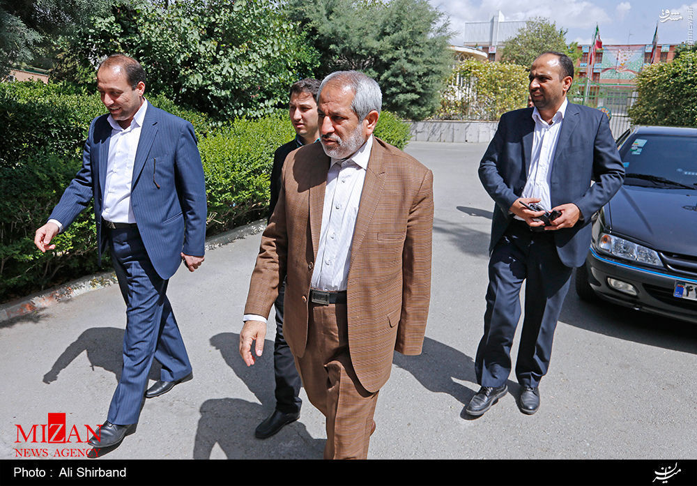 دادستان تهران : از عرضه قلیان در اماکن عمومی جلوگیری شود