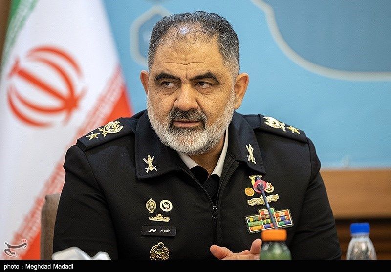 دریادار ایرانی: امروز استراتژی دشمن حذف ایران از کریدورهاست