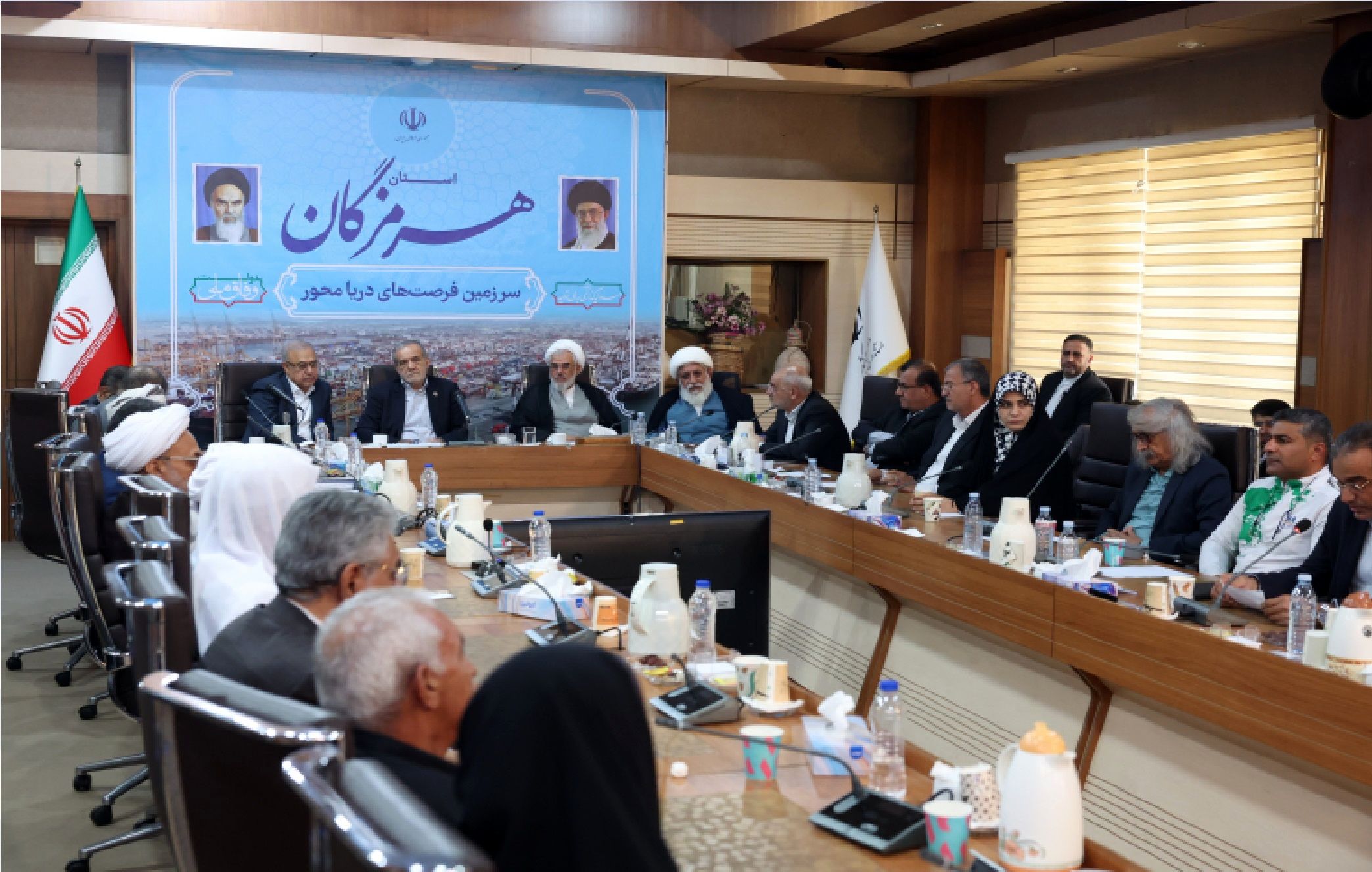 پزشکیان: هیچ مدیری نباید خود را عقل کل بداند / هیچ توجیهی در برابر نارضایتی مردم پذیرفتنی نیست