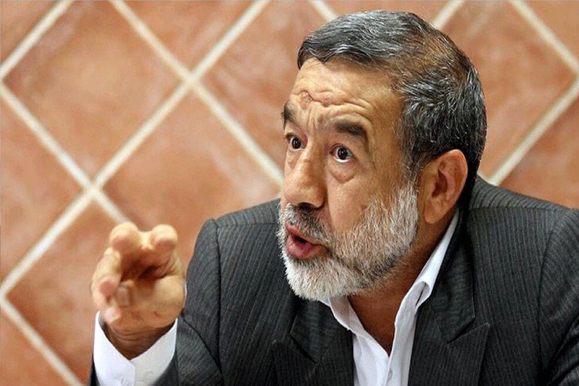 حمله یک نماینده به پزشکیان؛ ریشه بارش‌های کم را در گناهان خودتان ببینید / وقتی رئیس‌جمهور علناً با حجاب مخالفت می‌کند، نزول برکات کم می‌شود