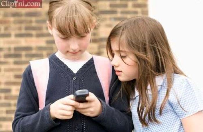 محدودیت استفاده از گوشی موبایل برای دانش‌آموزان