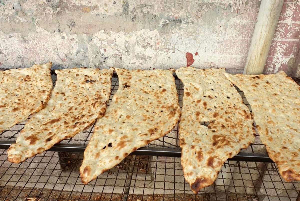 نان خریدن تهرانی‌ها محدود شد/ به هر نفر چند نان می‌رسد؟