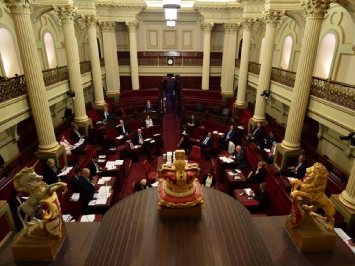  غوغا در مجلس استرالیا بر سر غزه/ نمایندگان سنا را ترک کردند