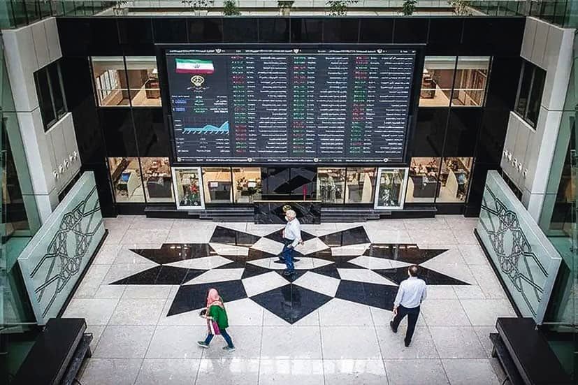 واگرایی شاخص‌ها در معاملات امروز بورس | ورود شاخص کل به کانال 4.3 میلیون واحد | 1.8 همت پول از بازار بیرون رفت