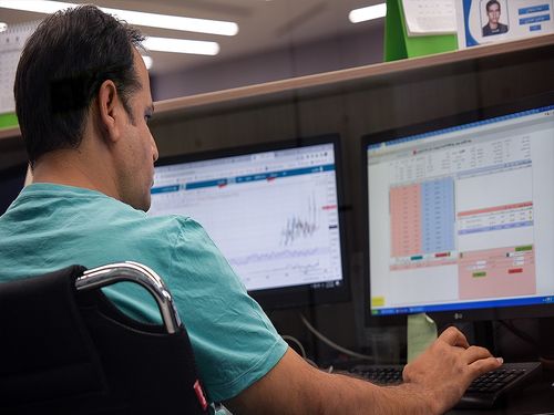 ردیابی پول در معاملات صندوق‌های سرمایه‌گذاری | واکنش غیر هیجانی معامله‌گران صندوق‌های طلا به محاصره دریایی ایران 