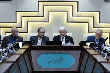 انتقاد تند عارف از متهم کردن نخبگان به جاسوسی/ ذهنیت بسته، مانع پیشرفت علمی کشور است