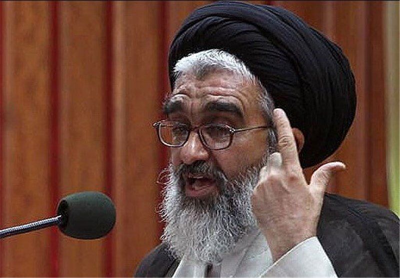 واکنش امام جمعه کرج به مصاحبه پزشکیان/ سعیدی: استعمار برای کشف حجاب به رضاخان قلدر و بی سواد نیاز داشت/ امام جمعه شیراز: دیپلمات های ما محکم ایستادند
