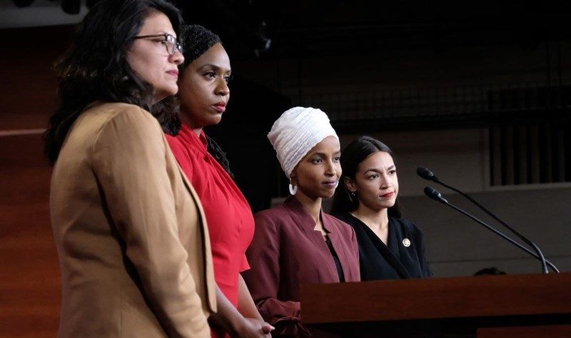 ادعای جدید ترامپ علیه ۴ زن رنگین پوست کنگره؛ آن‌ها علیه کشور ما حملات نژادپرستانه انجام می‌دهند