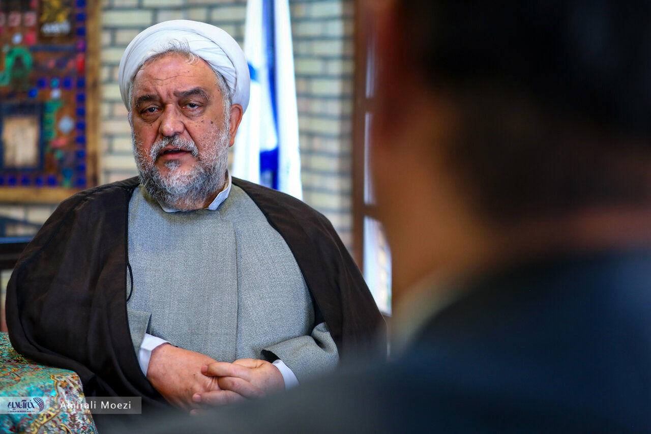 امیری‌فر: دولت پزشکیان بهتر از دولت قبل عمل کرده، اما پایداری‌ها سنگ‌اندازی می‌کنند/ تا وقتی که پایداری‌ها در صداوسیما حاکم هستند، امیدی به تغییر نیست