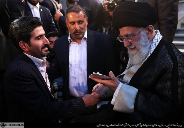 دیدار شاعران با رهبری