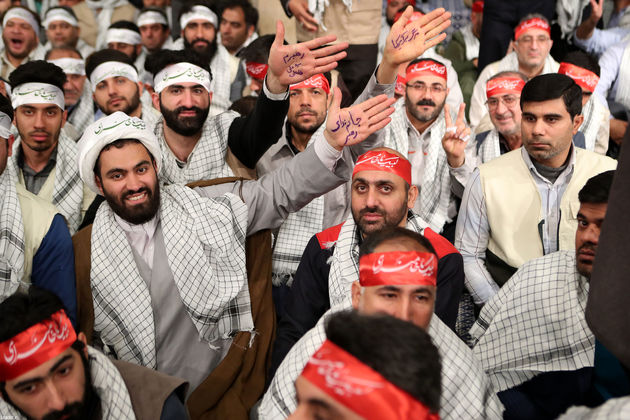 تصاویر دیدار هزاران نفر از بسیجیان با مقام معظم رهبری