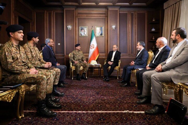 دیدار فرمانده ارتش پاکستان با پزشکیان