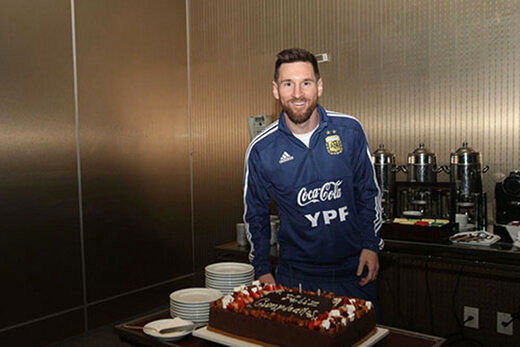 جشن تولد متفاوت مسی در اردوی تیم ملی آرژانتین+ عکس