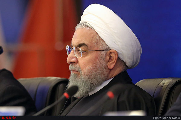 روحانی: شخصاً مخالف دلار 4200 تومانی بودم اما چون 30 اقتصاددان اجماع داشتند پذیرفتم/از بانک مرکزی ارز دولتی گرفتند و در بازار آزاد فروختند