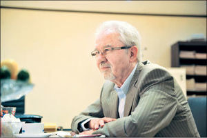 پیش شرط اصلاح بازار مسکن و سهام از نگاه یک اقتصاددان | ناکارآمدی دولت در اصلاح قیمت بنزین را نباید به گردن مصرف‌کننده انداخت