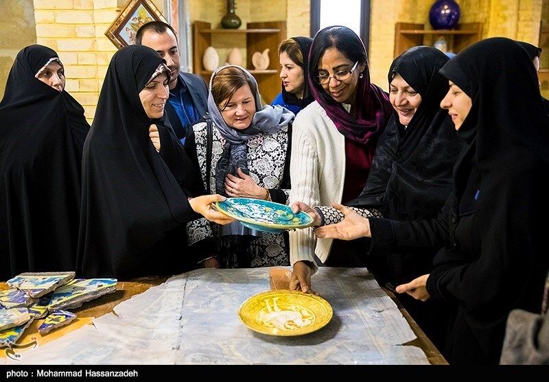 نمایشگاه صنایع دستی ویژه همسران سفرا