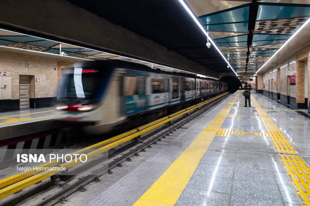 استفاده از مترو و اتوبوس در تهران رایگان شد
