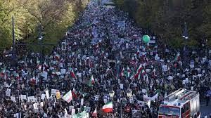 روایت روزنامه دولت از تجمع اعتراضی ایرانیان در برلین