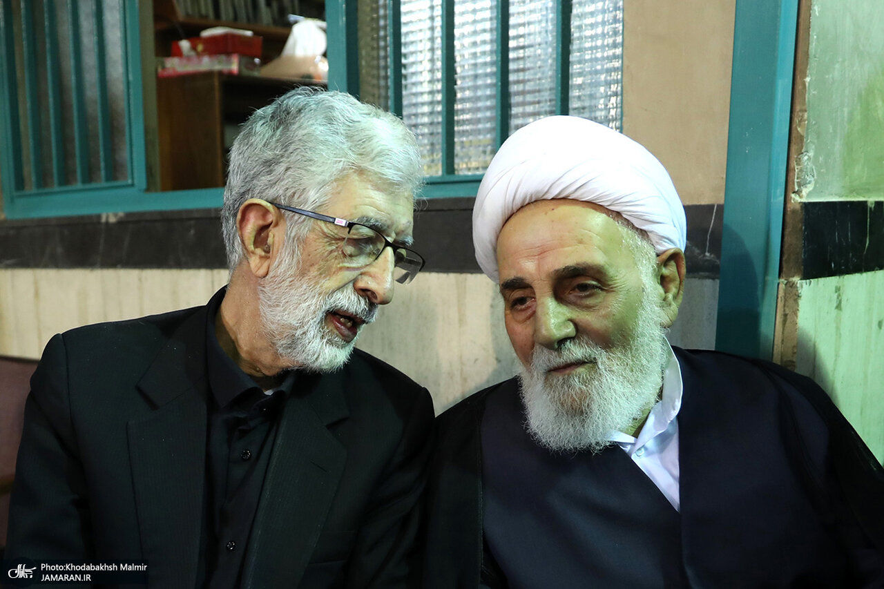 سید حسن خمینی در آغوش حدادعادل/ گپ و گفت ناطق نوری و حدادعادل شکار عکاسان شد/ نقویان هم بود+ تصاویر