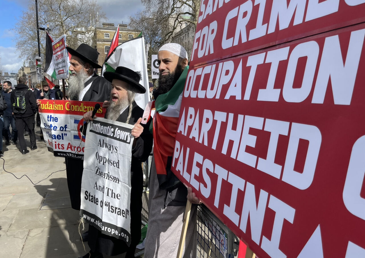 سفر جنجالی نتانیاهو به لندن/ شعار مرگ بر اسرائیل معترضان مقابل دفتر ریشی سوناک


