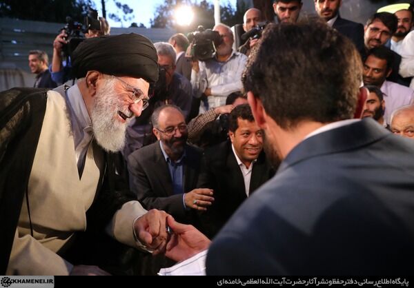 دیدار شاعران با رهبری
