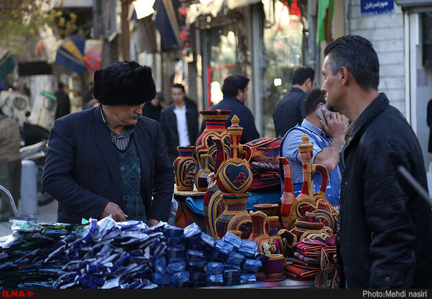 دستفروشی در خیابان ناصرخسرو