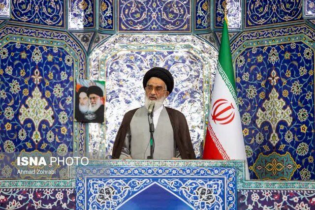 امام جمعه قم: بارش‌های پر برکت یادآور تأثیر اقامه نماز باران است