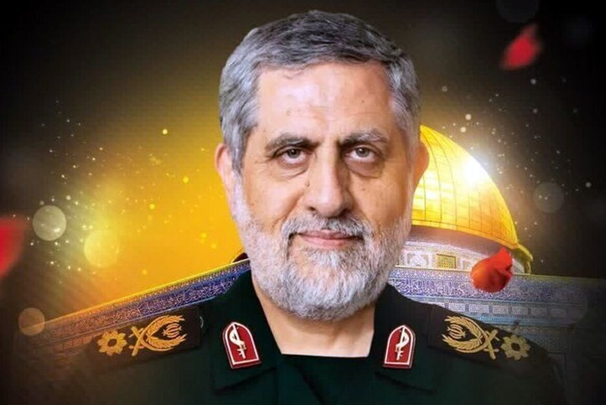 تصویری کمتر دیده شده از شهیدان ایزدی و باقری در یک جلسه