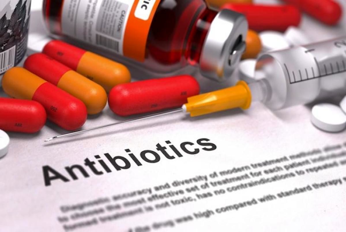 هشدار / خطر آنتی‌بیوتیک‌ها برای بیماران کرونایی