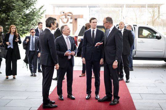 مذاکرات فشرده نمایندگان ترامپ و اوکراین/ واشنگتن خواهان تصمیم سریع، کی‌یف مردد