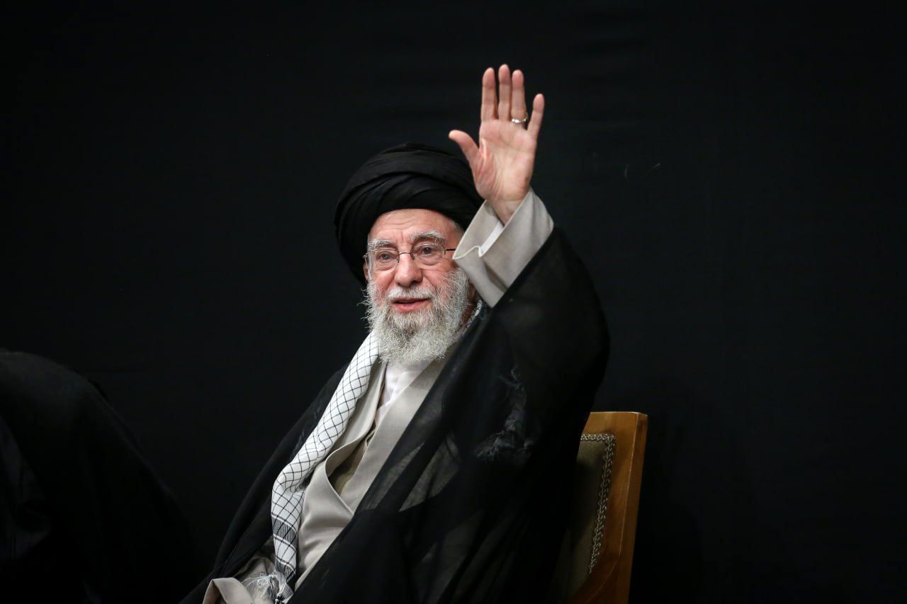 رهبر انقلاب: دشمنی اصلی استکبار و آمریکا با دین، دانش و اتحاد مردم زیر پرچم اسلام و قرآن است