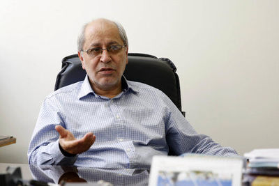 مسعود نیلی: فقیر شدن با فقیر بودن متفاوت است | تعداد فقیران شاغل ما از تعداد فقیران بیکار بسیار بیشتر است
