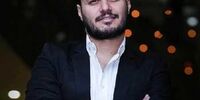 جواد عزتی عزادار برادرش شد

