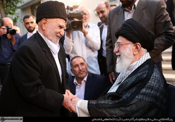 دیدار شاعران با رهبری