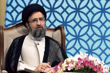 واکنش روزنامه نزدیک به قالیباف به ادعای یک روحانی درباره هتل ۱۵ طبقه لوکس شورای نگهبان