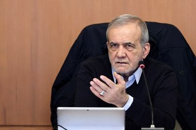 پزشکیان: استاندار کردستان و نیروهای مسلح با هرگونه تحرک تجزیه‌طلبانه برخورد قاطع کنند/ از مردم غیور کردستان که پای کار ایران ایستاده‌اند قدردانی می‌کنم 