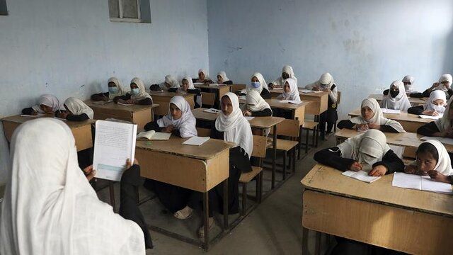 تصمیم طالبان درباره عدم بازگشایی مدارس دختران جنجالی شد